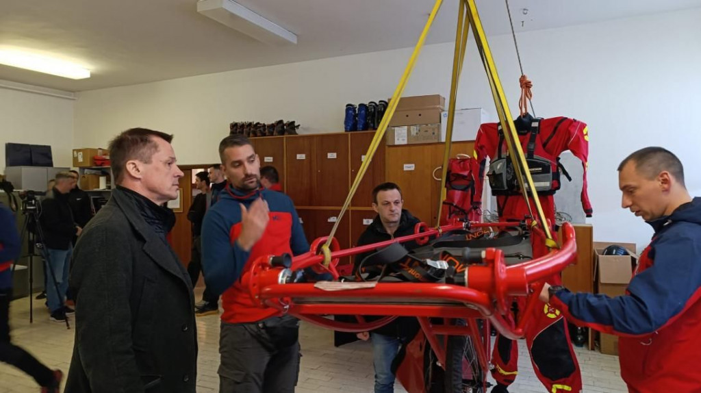 Gradonačelnik Livna uručio GSS-u opremu za vertikalno spašavanje