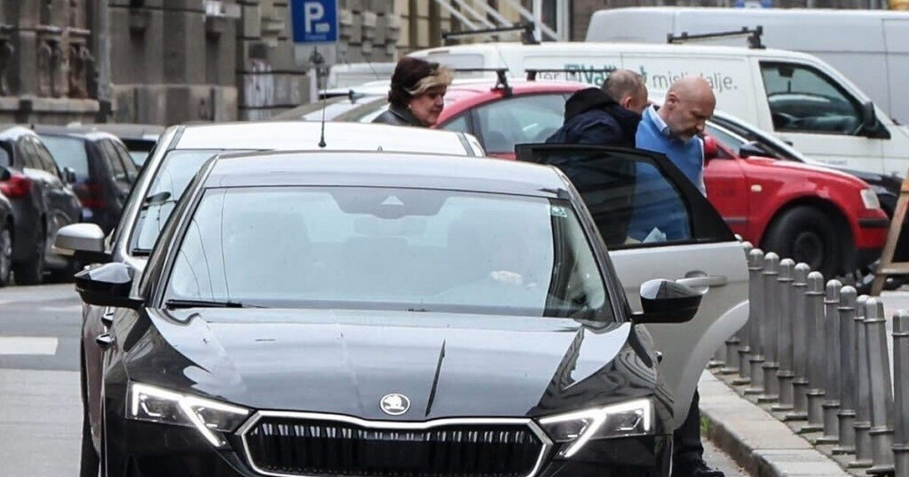 Izvlačenje novca u MVEP-a