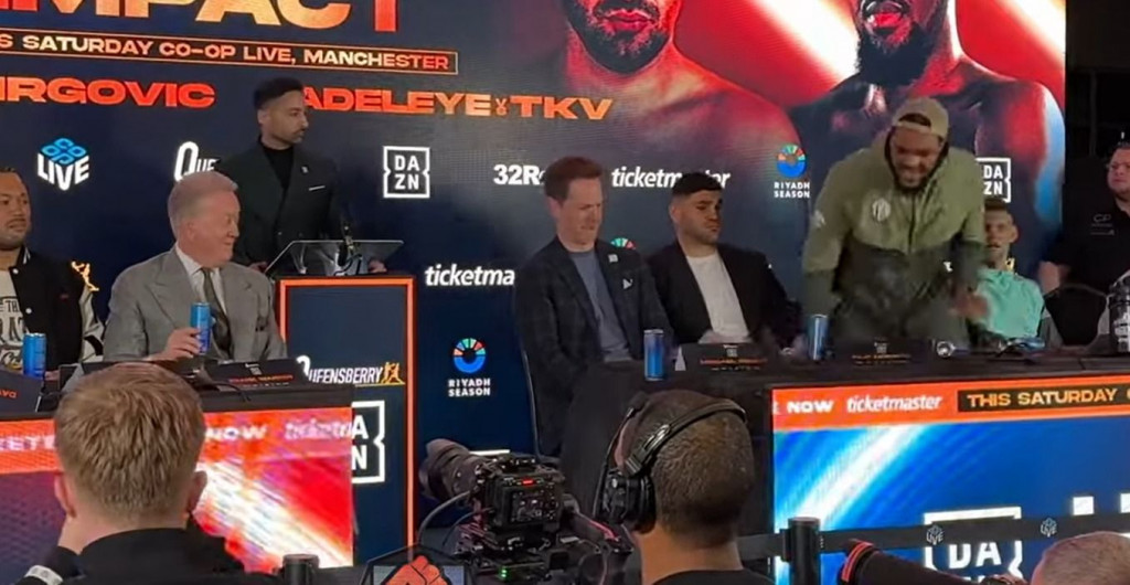 Kaos na press konferenciji