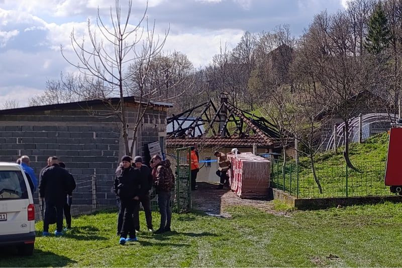 Namjerno zapalio kuću s djecom i suprugom unutra