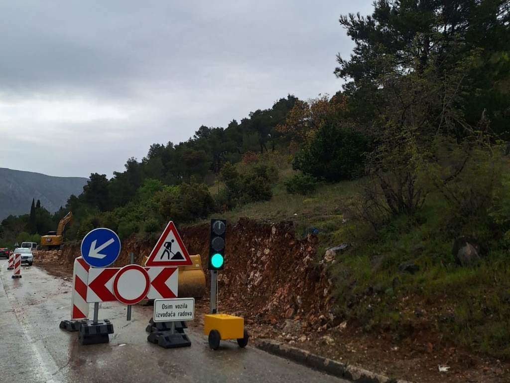 Radi se pješačka staza za brdo Hum 