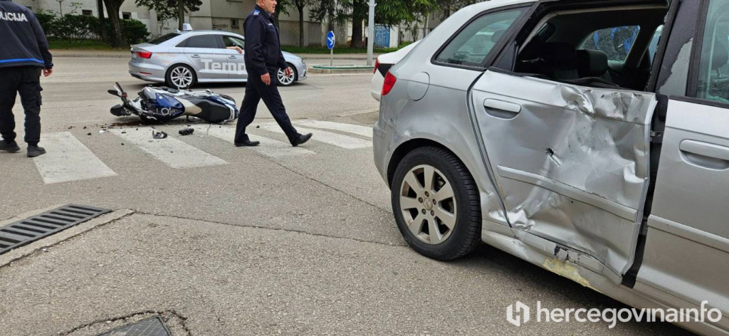 Sudar motocikla i automobila u Dubrovačkoj ulici u Mostaru