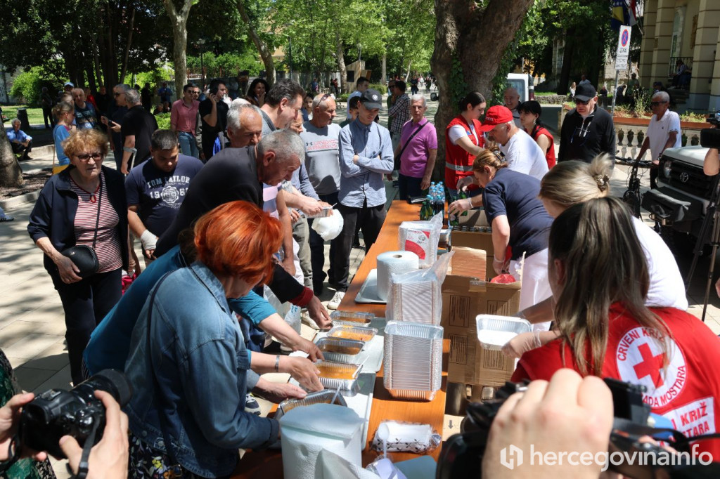 Podjela graha za praznik rada u Mostaru