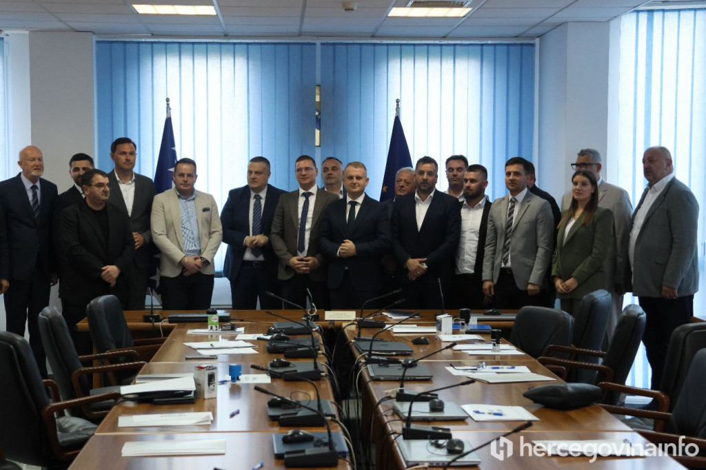 Vojin Mijatović s predstavnicima lokalnih zajednica u Federaciji