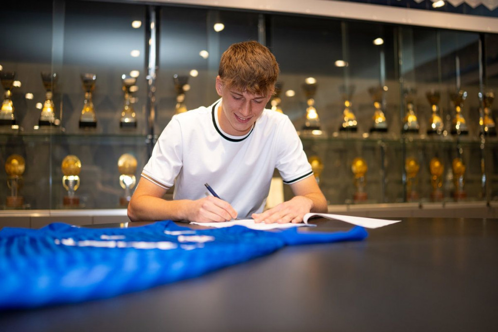 Leon Jakirović potpisao ugovor s Dinamom