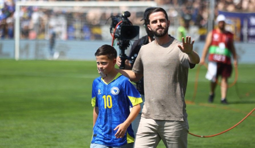 Miralem Pjanić se oprostio od reprezentacije BiH