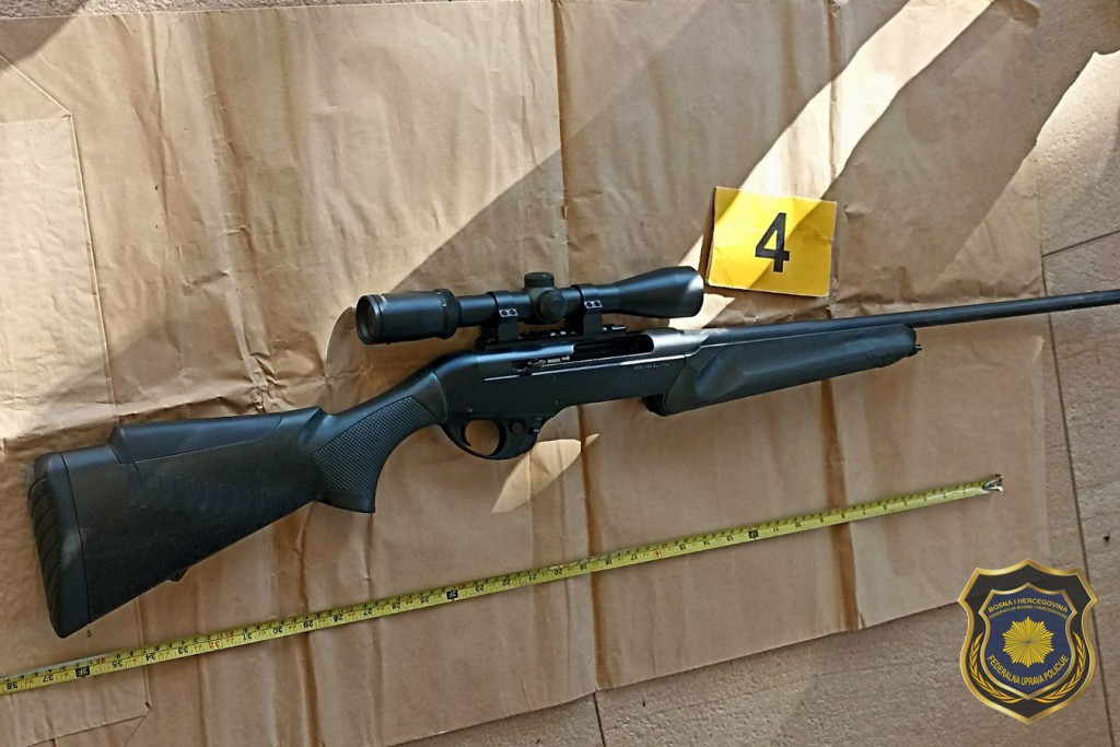 Oružje pronađeno u pretresu kuće u Ljubuškom