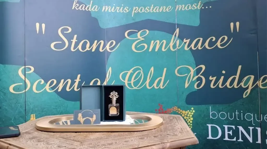 Parfem Stone Embrace