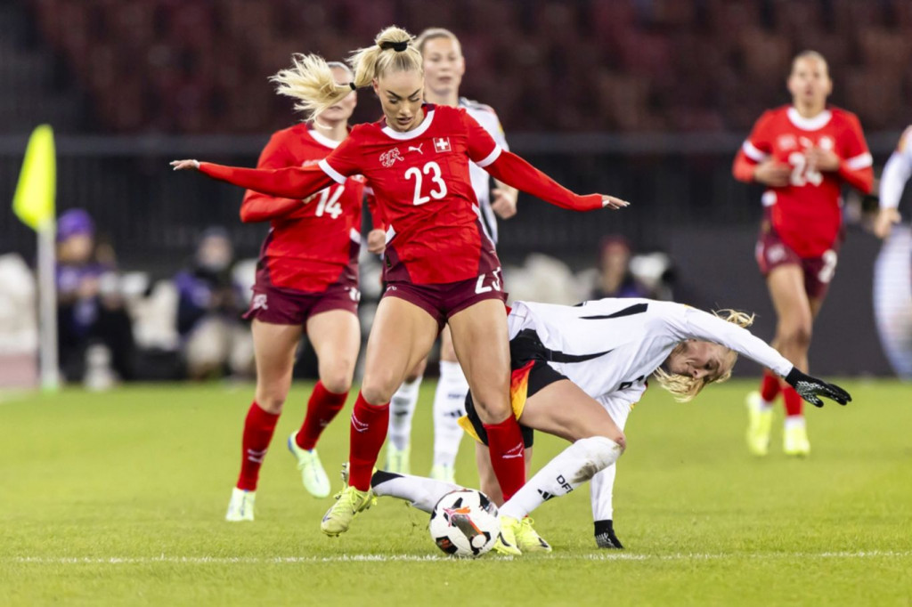 Švicarska ženska nogometna reprezentacija