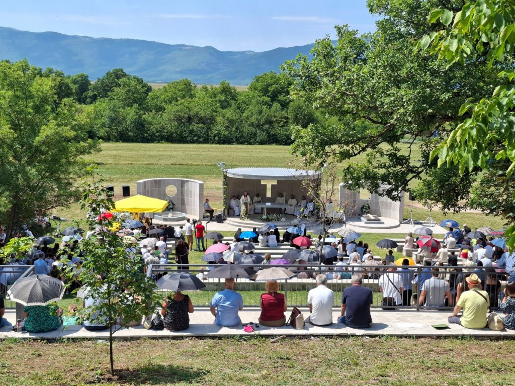 Crkva na otvorenom u Livnu