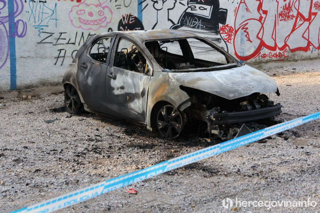 Izgorio automobil u Mostaru