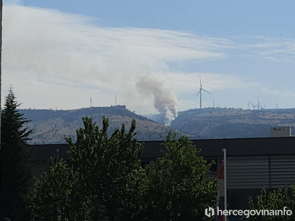 Požar na brdu Fortica iznad Mostara 