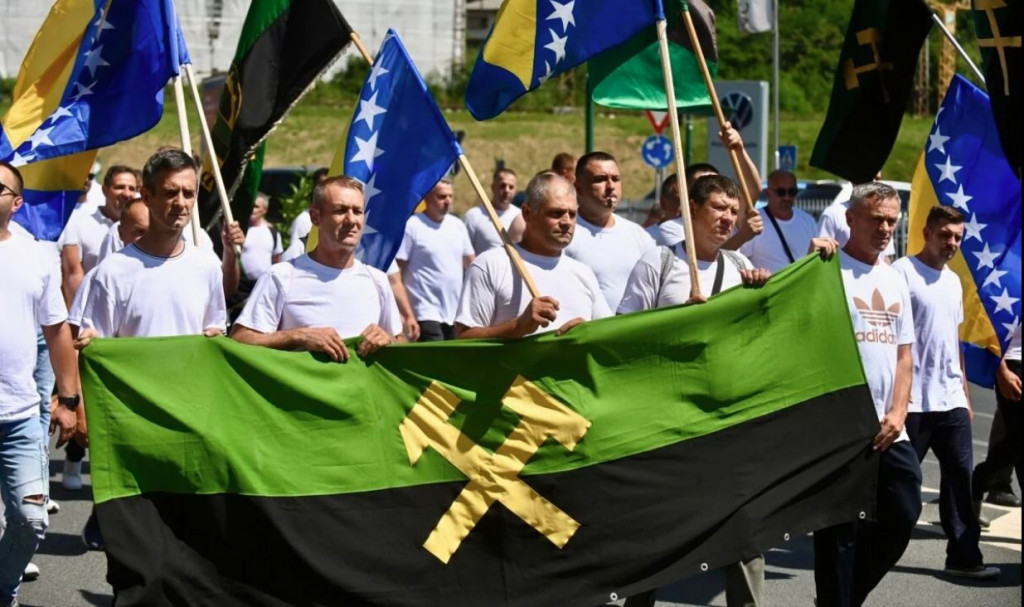 Prosvjed rudara pred zgradom Federacije BiH 