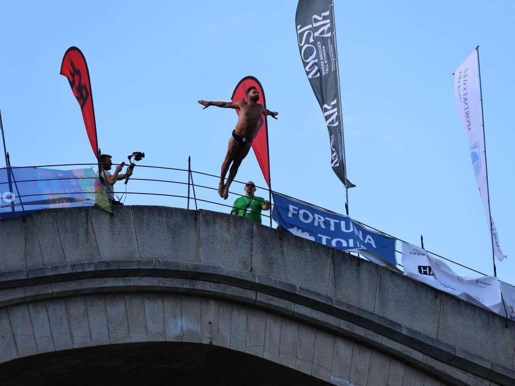 Skokovi sa starog mosta