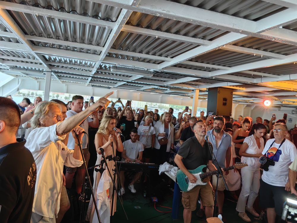 Trajekt Korčula, Oliver Dragojević