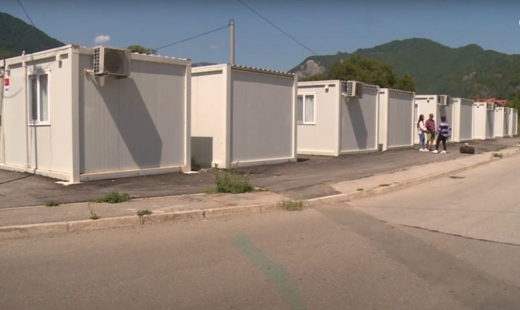 Donja Jablanica, život u kontejnerskom naselju