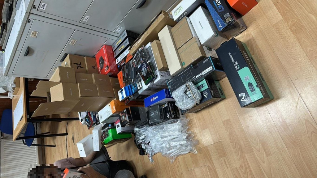 krijumčarenje kompjuterske opreme i tekstilne robe