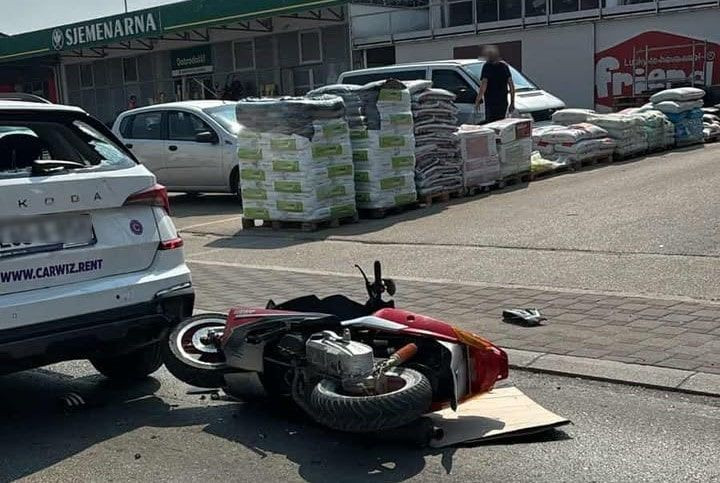 skuter i automobil Ljubuški