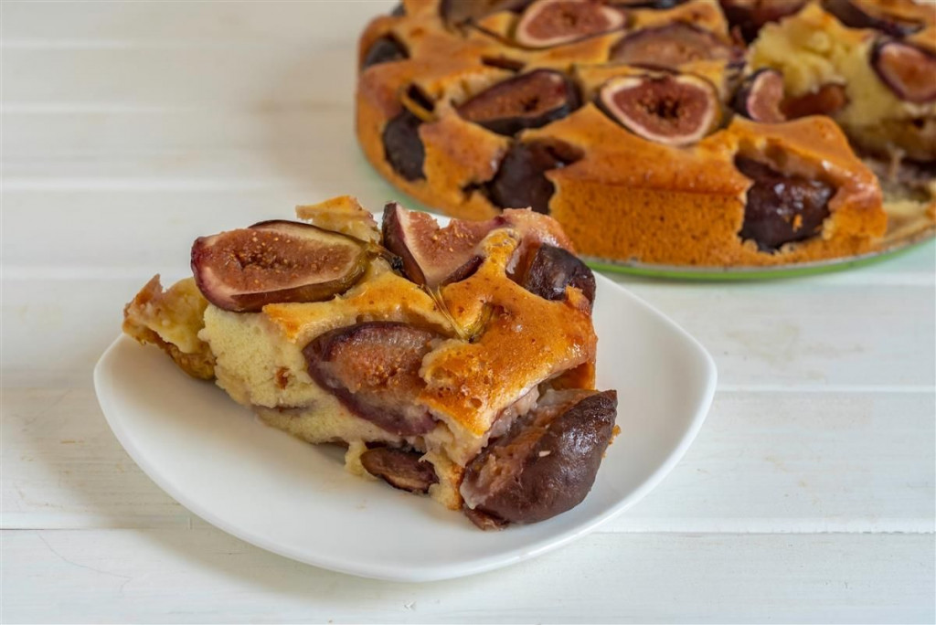 Žuti kolač sa smokvama