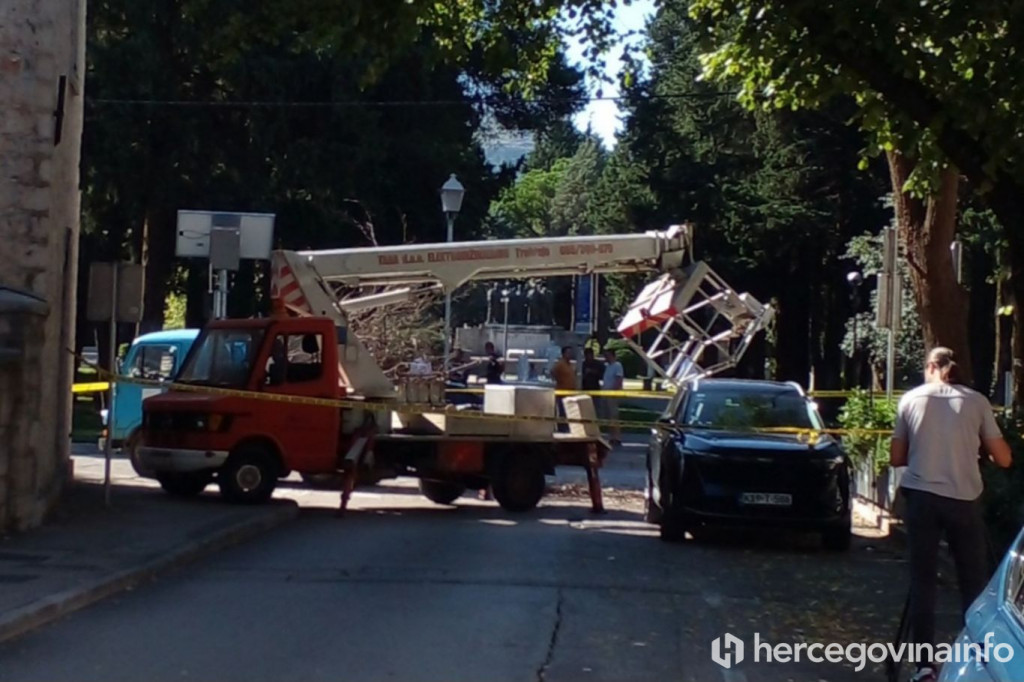 Radnici pali iz korpe kamiona u Trebinju