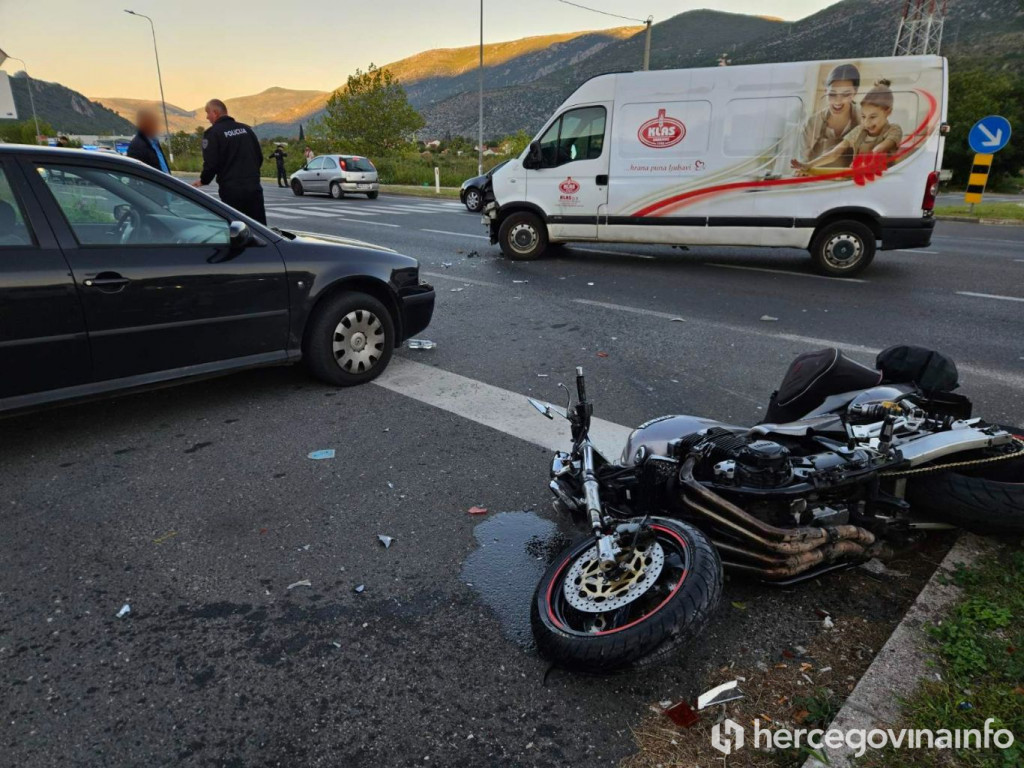 Sudar u Mostaru, ozlijeđen motociklist