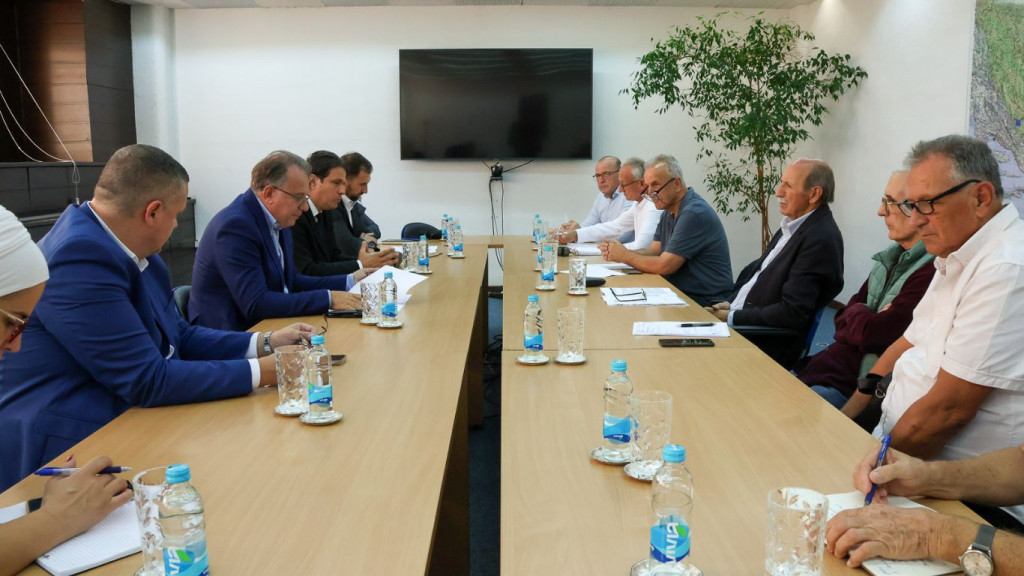 umirovljenici i Vlada FBiH sastanak