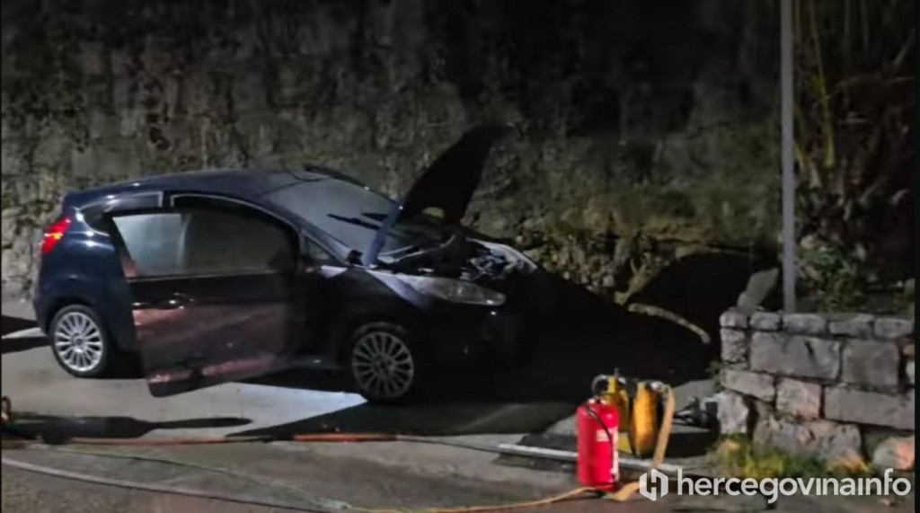 Vukanoviću zapaljen automobil