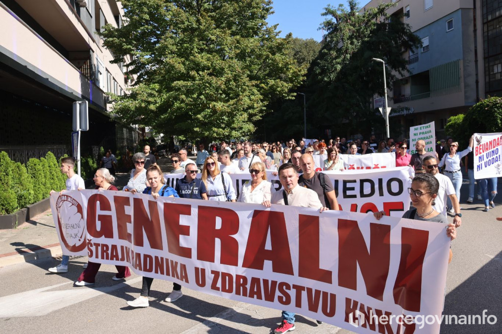 Zdravstveni radnici na ulicama Mostara