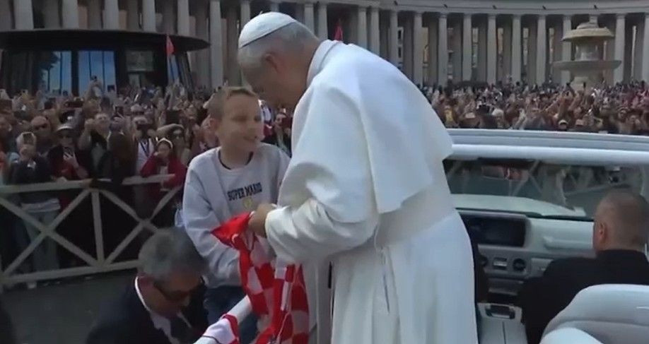 dječak Petar Šarić i Papa Lav