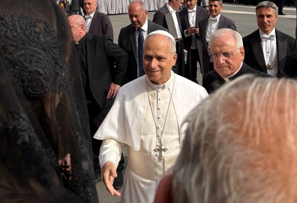 Ornela Vištica i papa Lav