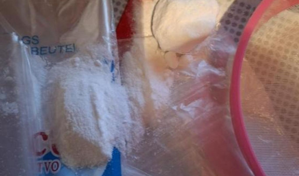 Policija u Posušju zaplijenila kokain, heroin i oružje 