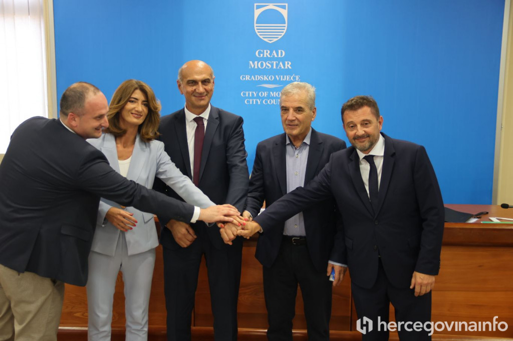 Potpisivanje ugovora u Gradskoj vijećnici za četvrtu fazu izgradnje Južne obilaznice 