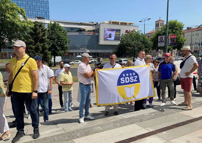 Prosvjed državnih službenika