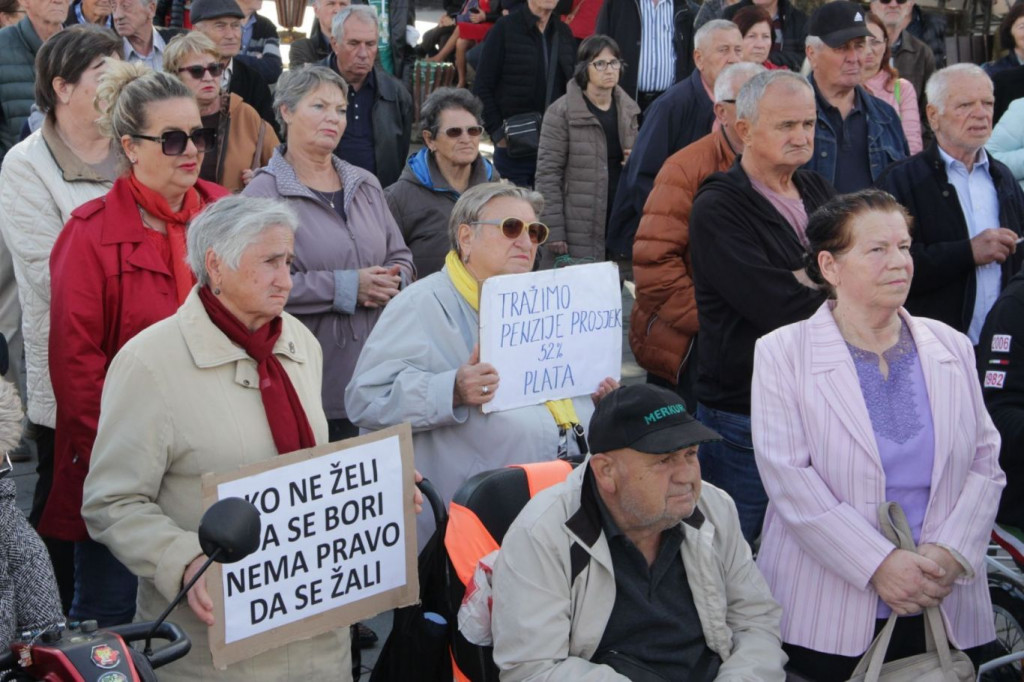 umirovljenici prosvjed u Tuzli