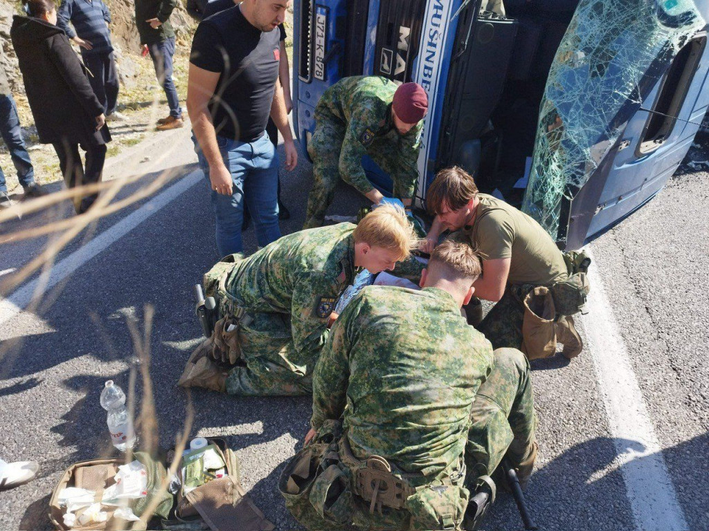 Vojnici EUFOR-a prvi pomogli unesrećenom kod Bijele