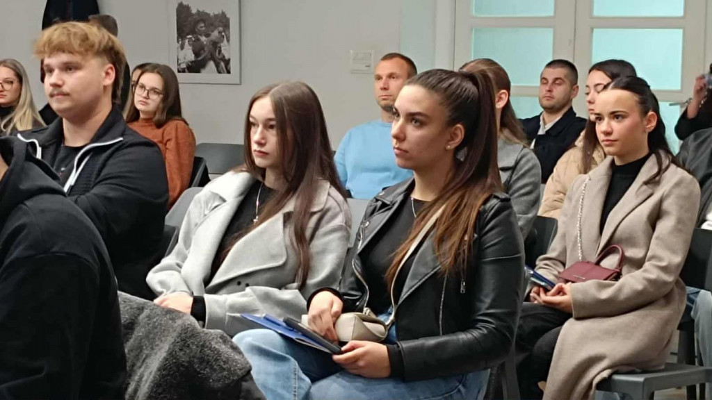 Maturanti se upoznali s programima HKS Zagreb