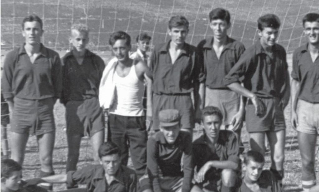 Nogometaši Mladosti na Mostarskom blatu 1956. godine