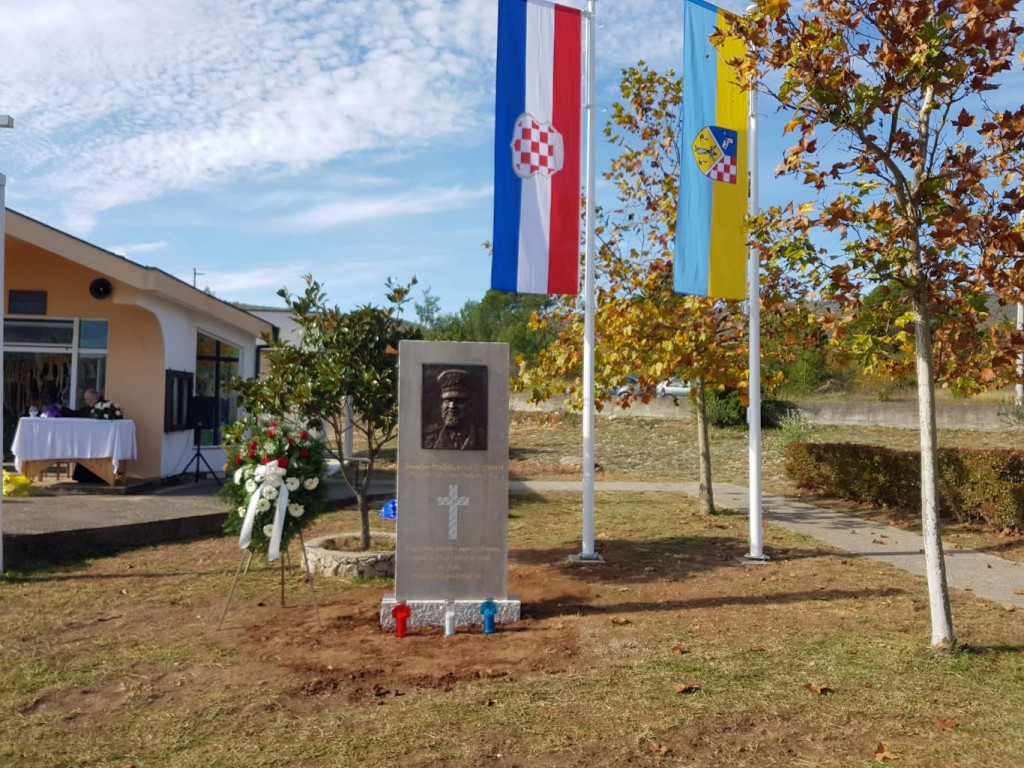 Spomenik generalu Praljku