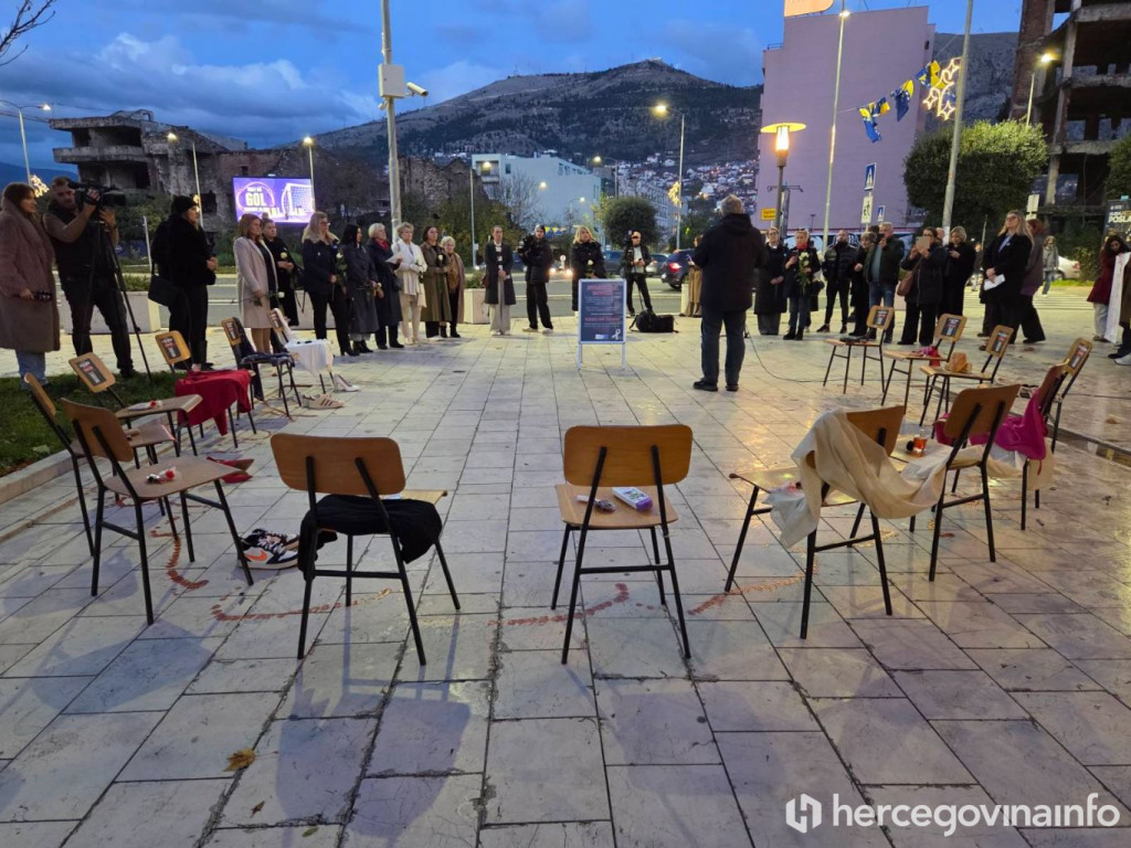 Stolice koje govore femicid