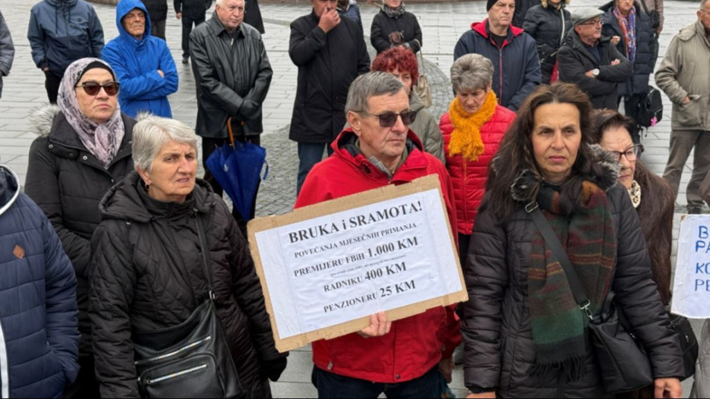 Umirovljenici prosvjed u Tuzli