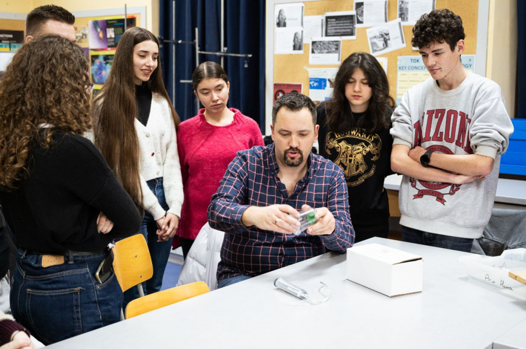 UWC Američki kutak fizika