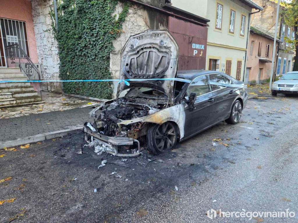 zapaljeno službeno vozilo grada Mostara