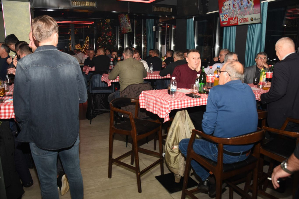 Bijelo - crvena noć HNK Brotnjo